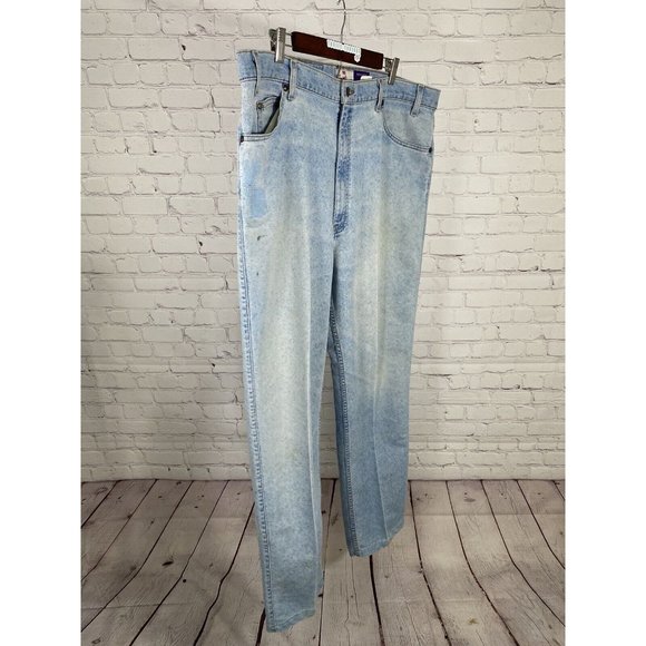 Levi Strauss Relaxed Fit 540 Distressed Wrinkle Free Light Wash Jeans (42x31.5) - Picture 2 of 16